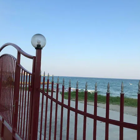 In Riviera Beach Ravda